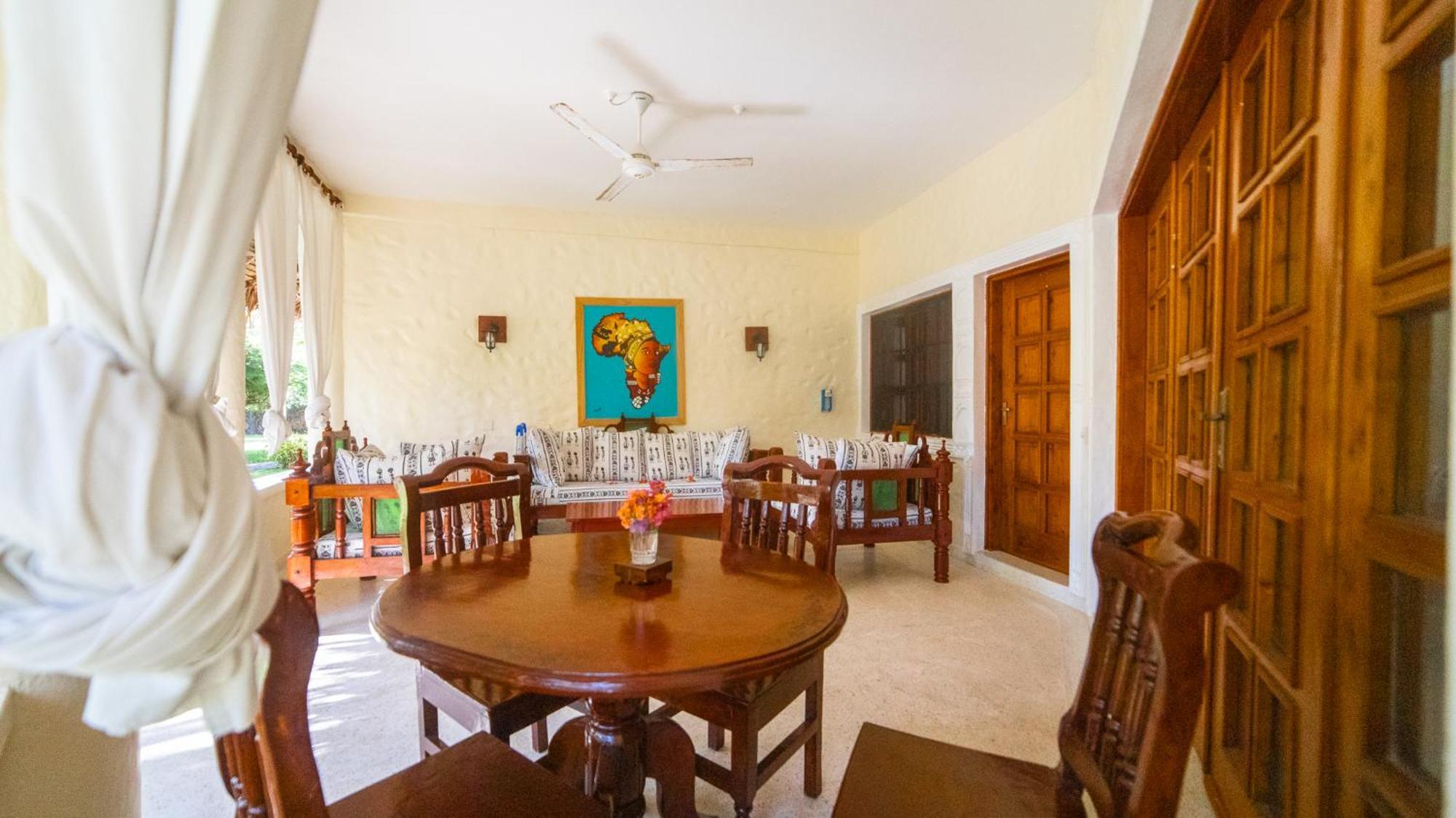 Tembo Golden Malindi